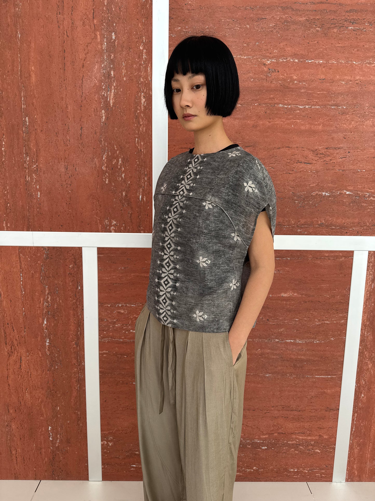 Zahra Sleeveless Top
